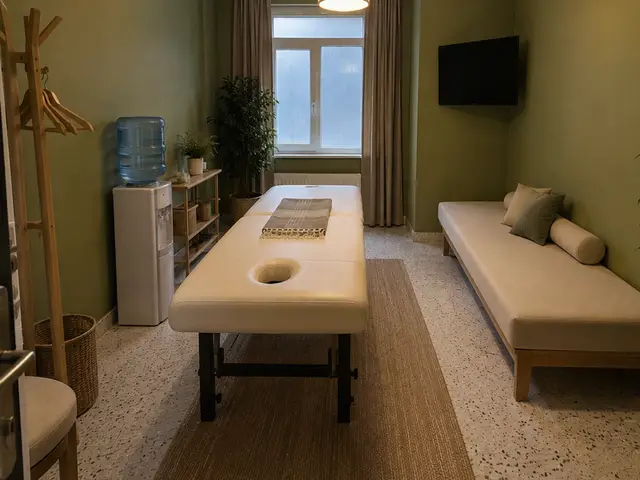 Pencereli, bitkili sakin masaj odası — Sirkeci, Masaj Salonun